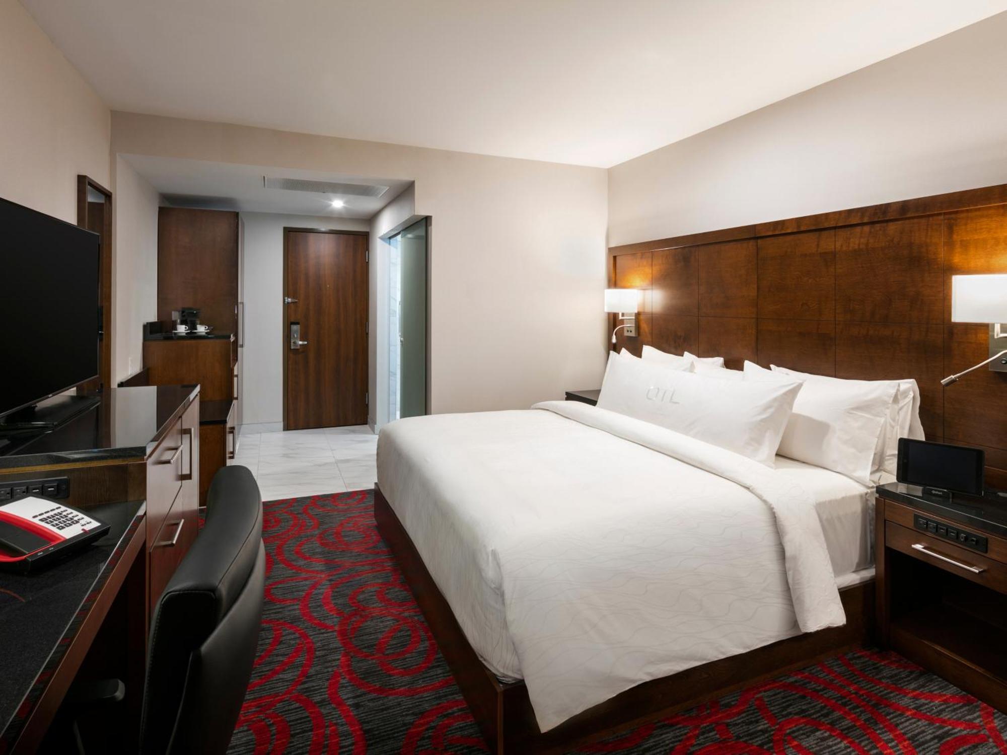Otl Gouverneur Saguenay Exterior foto A guest room at the hotel